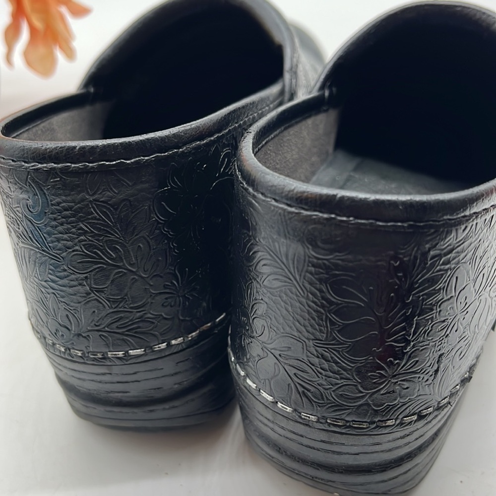 Dansko Black Leather stamped Leather Sz 38. DAN1230D - Picture 5 of 9